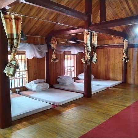 A Lin Homestay Bac Ha Exterior foto